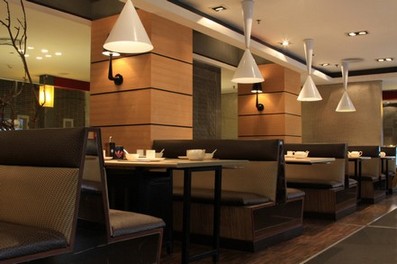 iStock s000014899252restaurant-interior