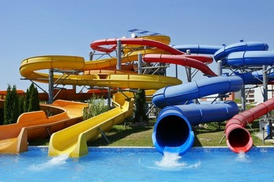 iStock s000015546394-waterpark-tubes